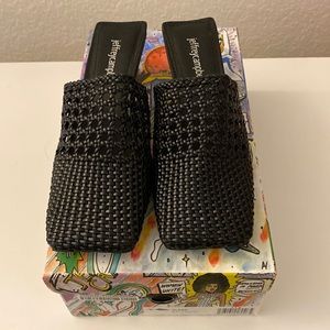 Jeffrey Campbell Sleek Black
Woven Mules